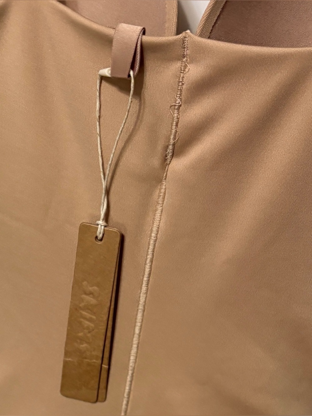 SKIMS Ultimate Body Butt & Hip Enhancing Bodysuit Clay Size Medium New With Tags - Picture 3 of 4